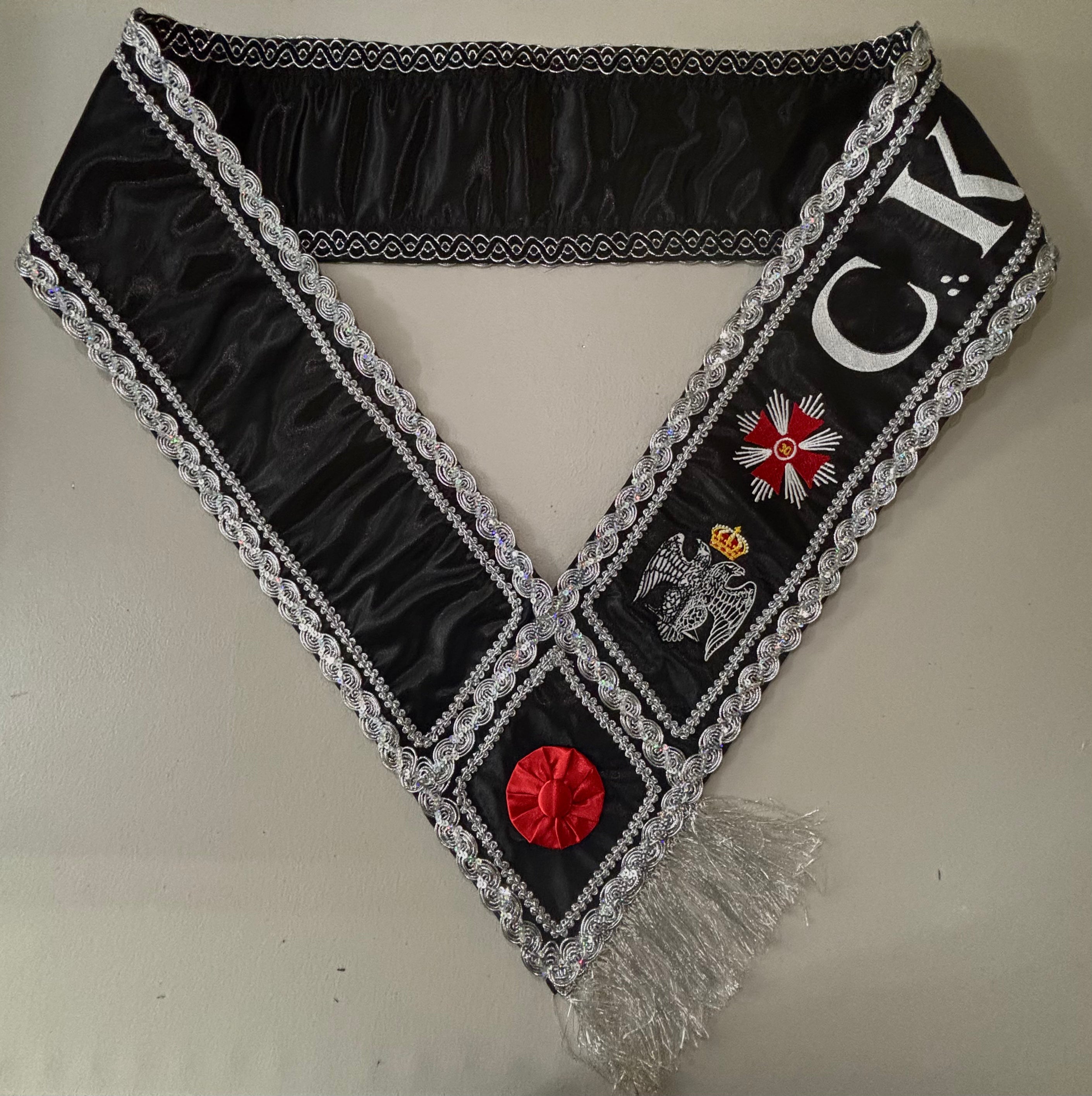 Banda Masónica de Grado 30° – Caballero Kadosh