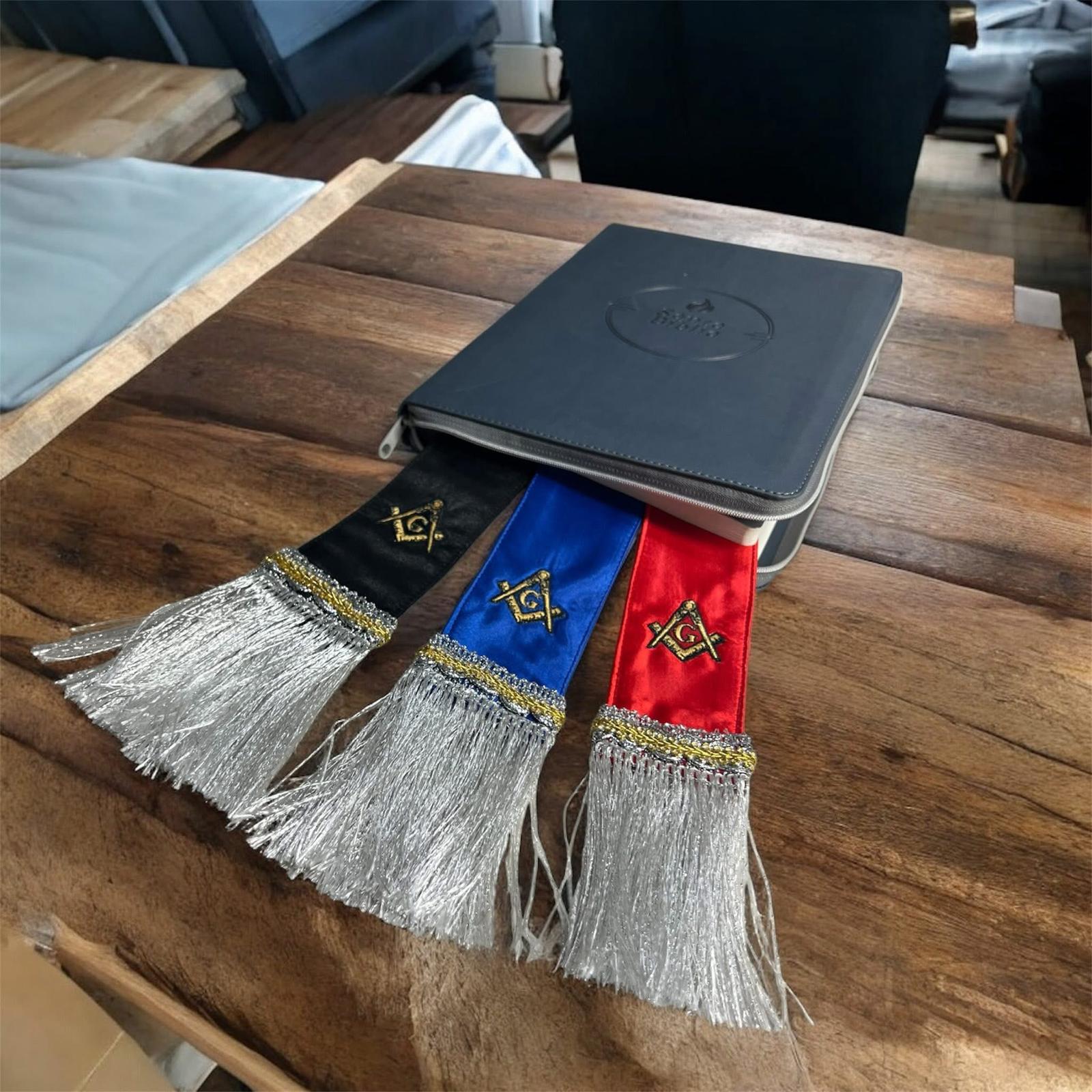 Marcadores de Biblias con Emblema Masónico